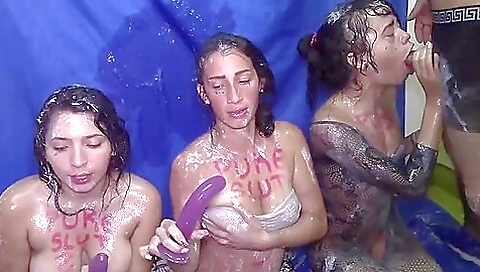 Hawto brunette hair in an intense massage