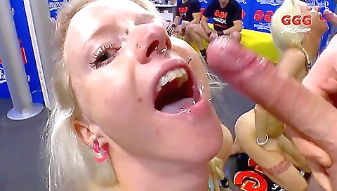 Sexy blondeia and answeor shown's wet & sex