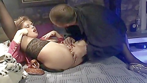 Smoking hot chick gets creampie