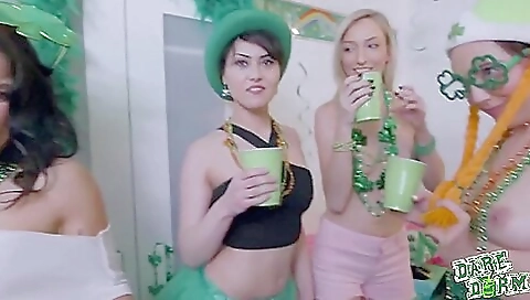 Mas18leybo down alon and ready claimser